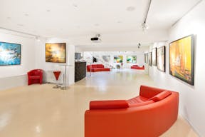 Characterful Faubourg Saint Germain Gallery Space - Image 3