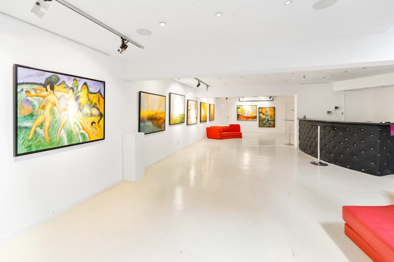 Characterful Faubourg Saint Germain Gallery Space - Image 4