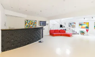 Characterful Faubourg Saint Germain Gallery Space - Image 6