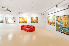 Characterful Faubourg Saint Germain Gallery Space - Image 7