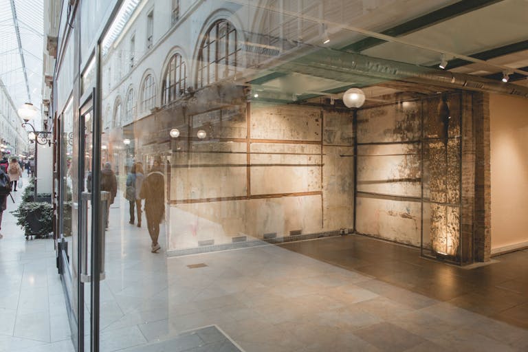 Generous Space in Passage Choiseul - Image 0