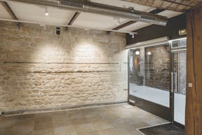 Generous Space in Passage Choiseul - Image 1