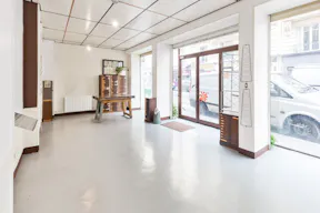 Bright Canal St-Martin Boutique - Image 0
