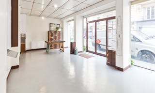 Bright Canal St-Martin Boutique - Image 0