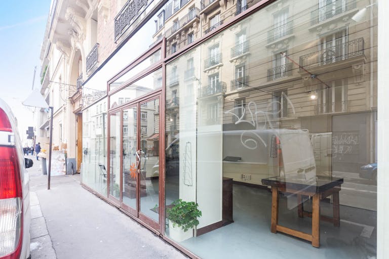 Bright Canal St-Martin Boutique - Image 2