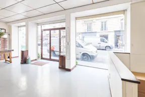 Bright Canal St-Martin Boutique - Image 3