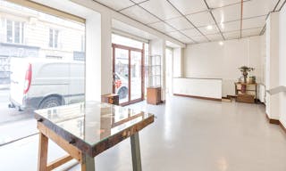 Bright Canal St-Martin Boutique - Image 4