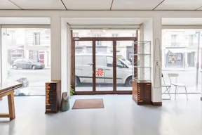 Bright Canal St-Martin Boutique - Image 5