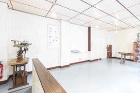 Bright Canal St-Martin Boutique - Image 8