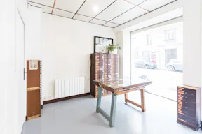 Bright Canal St-Martin Boutique - Image 10