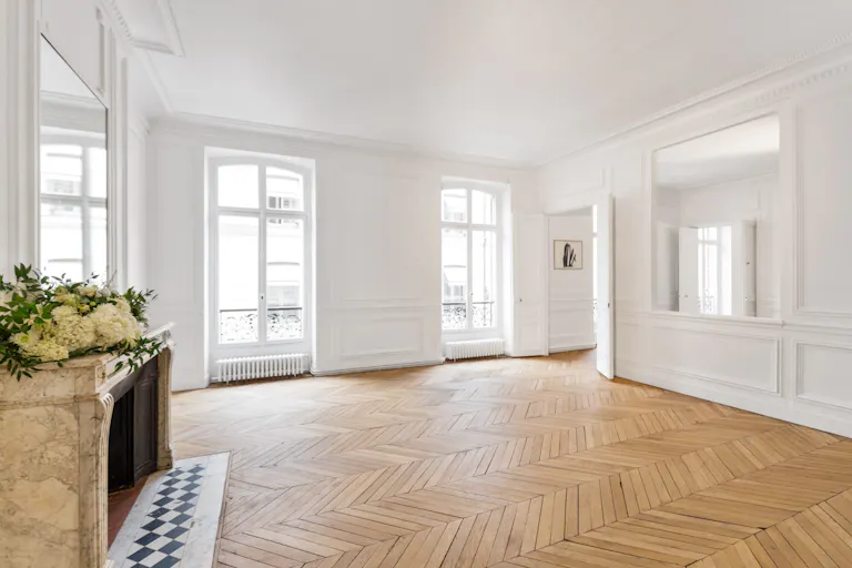 Incredible Saint-Honore Showroom - Image 1