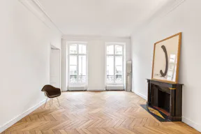 Incredible Saint-Honore Showroom - Image 6