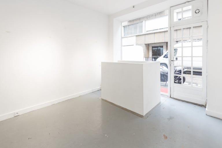 Denfert | Small Pop-Up Space / Gallery for Rent - Image 0