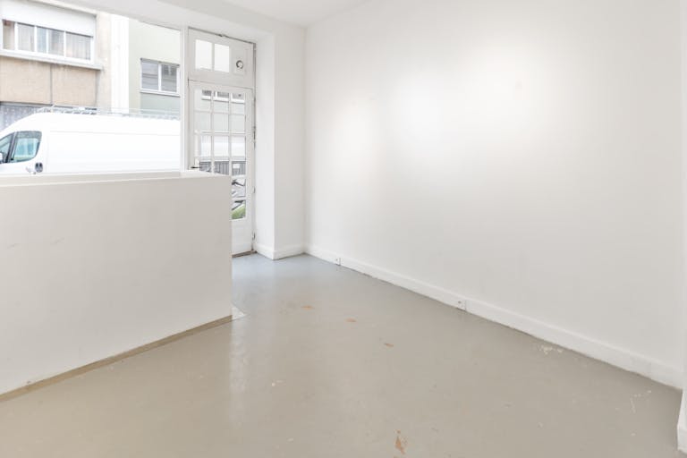 Denfert | Small Pop-Up Space / Gallery for Rent - Image 1