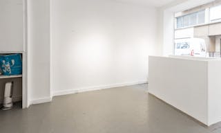 Denfert | Small Pop-Up Space / Gallery for Rent - Image 2