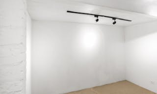 Denfert | Small Pop-Up Space / Gallery for Rent - Image 6