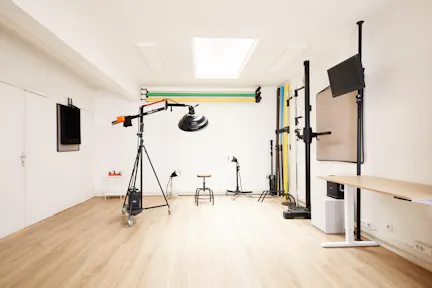 • Studio photo & vidéo à Paris 16 - 80 m2 pensé pour votre créativité • - Image 0