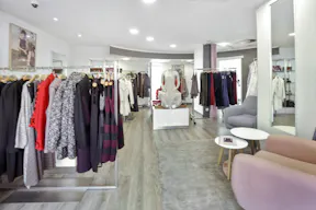 Pretty Boutique Near Nation - Image 2