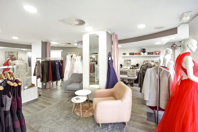 Pretty Boutique Near Nation - Image 3