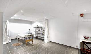 Pretty Boutique Near Nation - Image 12