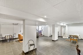 Pretty Boutique Near Nation - Image 13