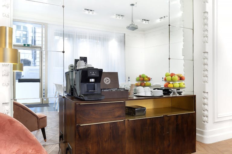 Chic Boutique in Toulouse - Image 1