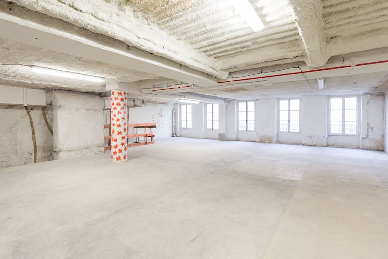 Amazing Opéra Retail Boutique - Image 1