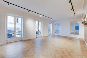 Haussmannian Event Apartment: Corporate Seminars, Conferences, Showrooms... - Image 1