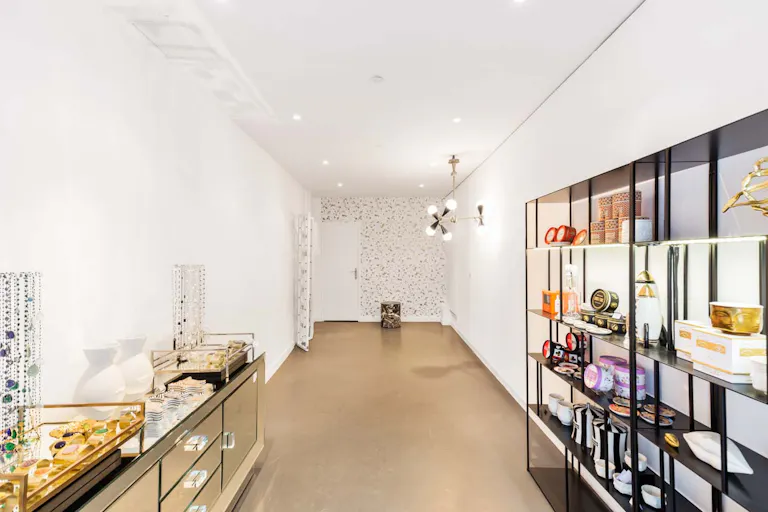 Smart Pop-Up Shop in Le Marais - Image 1