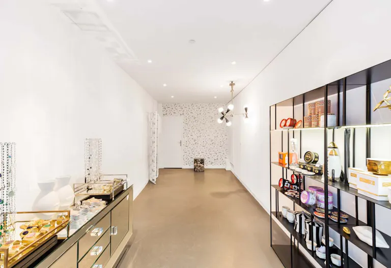 Smart Pop-Up Shop in Le Marais - Image 1