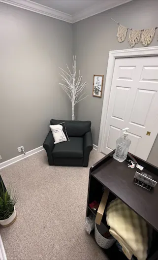 Beauty/wellness space for lease in excellent location! - Image 3