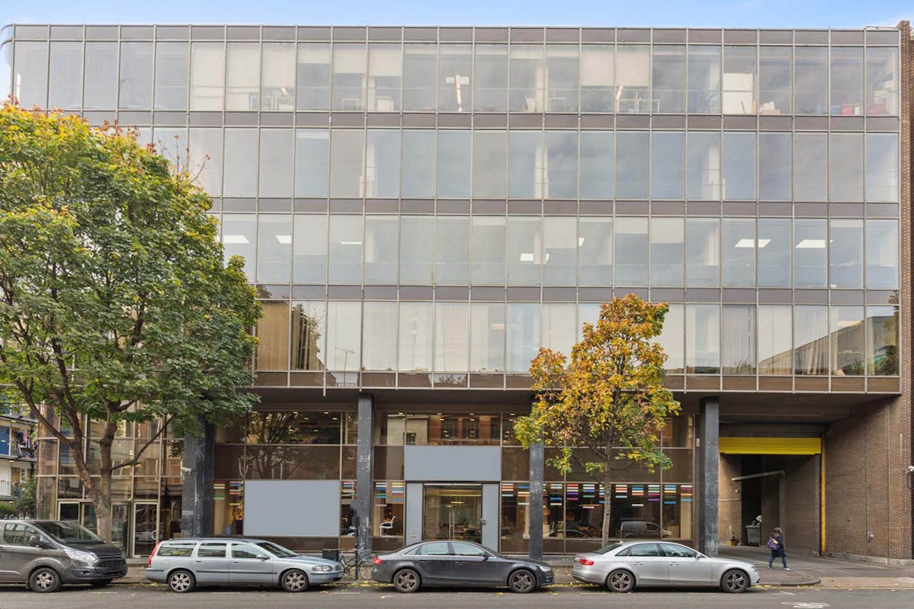 Modern Clerkenwell Showroom - Image 0