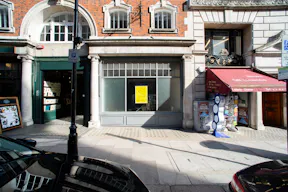 Elegant Mayfair Retail Boutique - Image 0
