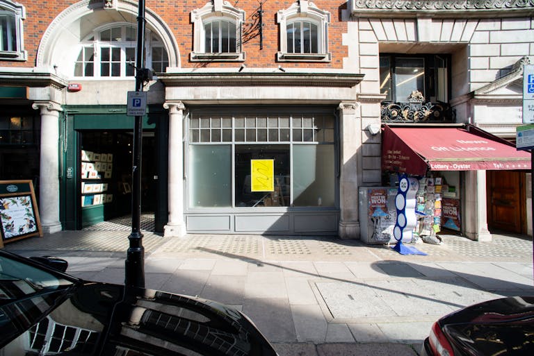 Elegant Mayfair Retail Boutique - Image 0