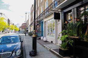 Elegant Belgravia Boutique - Image 2