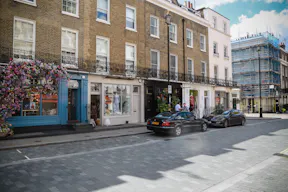 Elegant Belgravia Boutique - Image 3