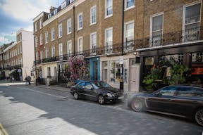 Elegant Belgravia Boutique - Image 4