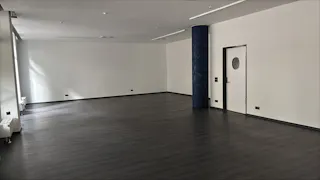 Prime Showroom Space with High Visibility in Berlin - Image 1