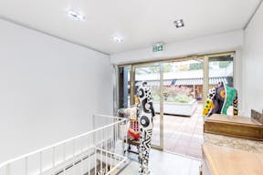 Gallery Near the Eiffel Tower - Image 0