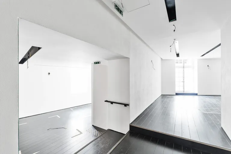 Retail Space in Paris 6th - Image 0