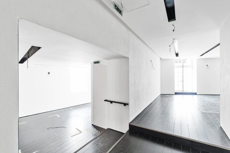 Retail Space in Paris 6th - Image 0