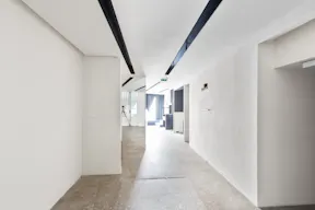 Retail Space in Paris 6th - Image 3