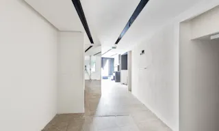 Retail Space in Paris 6th - Image 3
