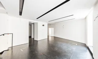 Retail Space in Paris 6th - Image 5