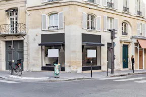 Retail Space in Paris 6th - Image 8