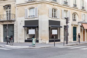 Retail Space in Paris 6th - Image 8