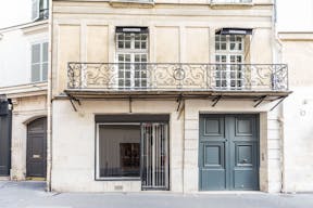 Retail Space in Paris 6th - Image 9