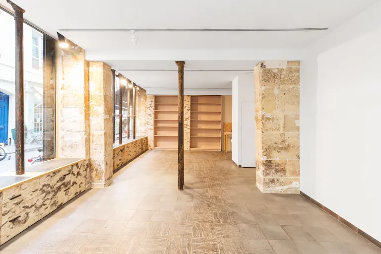 Bright Space near Rue de Rivoli - Image 4