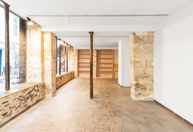 Bright Space near Rue de Rivoli - Image 4