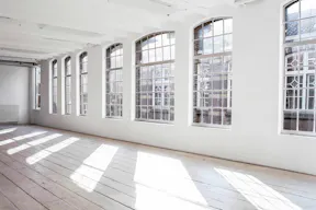 Bright Loft in City Center - Image 1